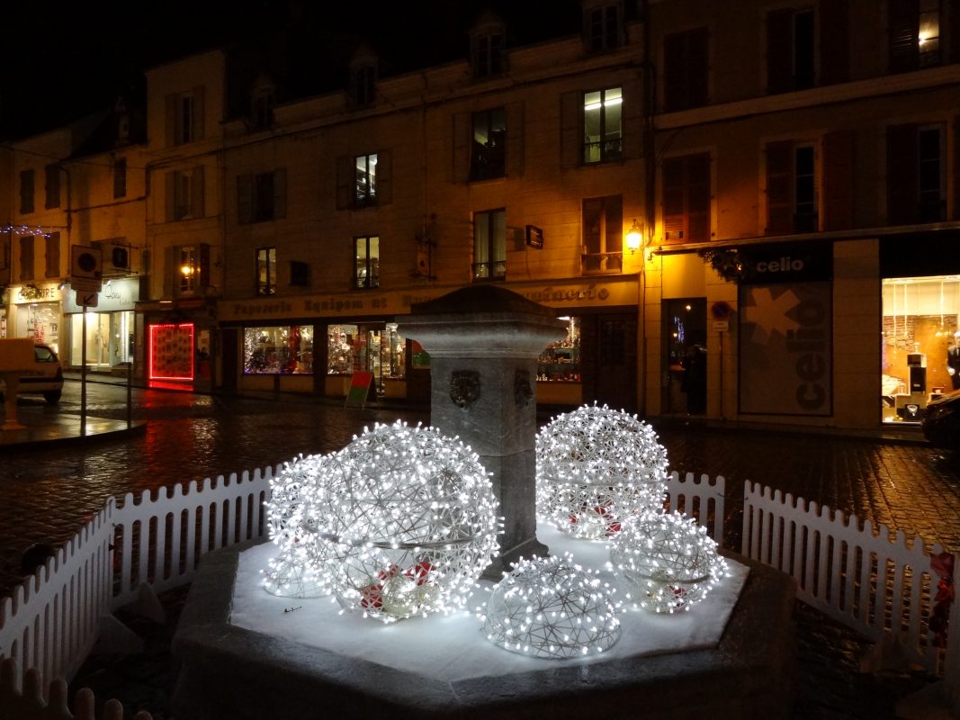 Décorations 3D fibre de verre et illuminations led blanches