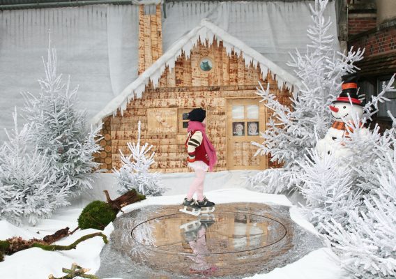 Mise en scène neige et bonhomme de neige 3D